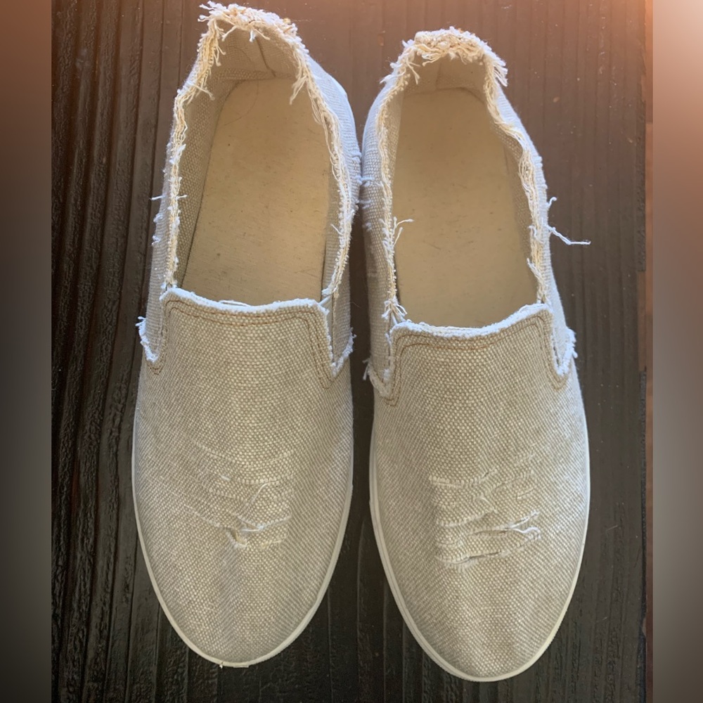 Distressed Canvas Sneakers Slip-on Size 5.5